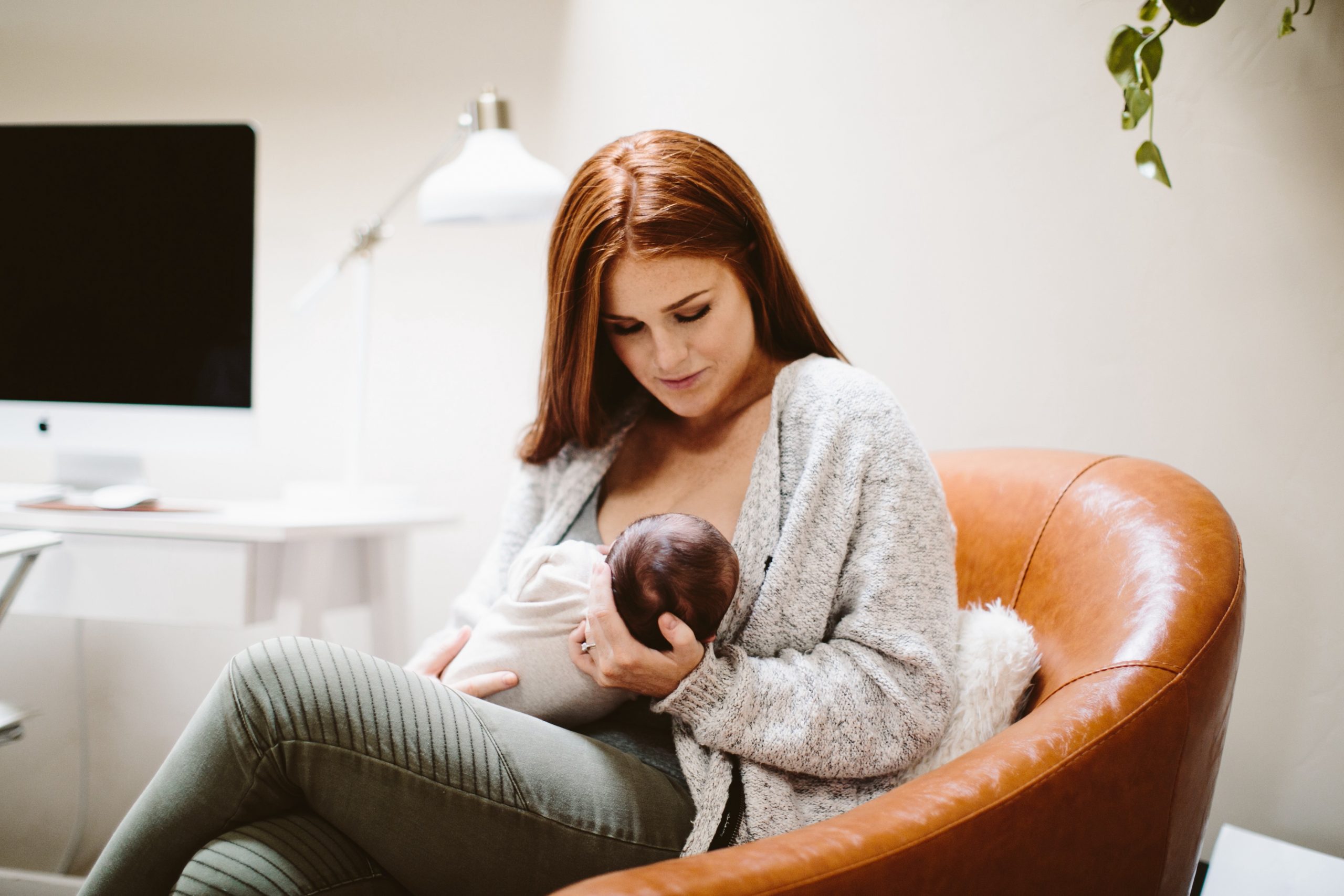 22 Tips for Thriving as a Breastfeeding, Working Mother
