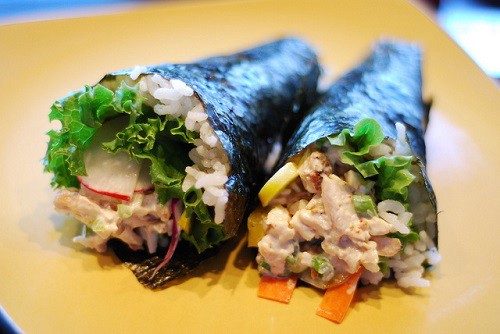 Sushi Roll VS Hand Roll
