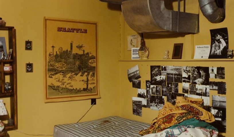 Crime scene photograph of the inside of Lynda Healy?s bedroom.