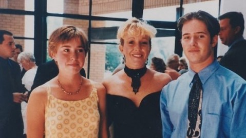 Karen Mitchell pictured with her mother and brother prior to her disappearance.
